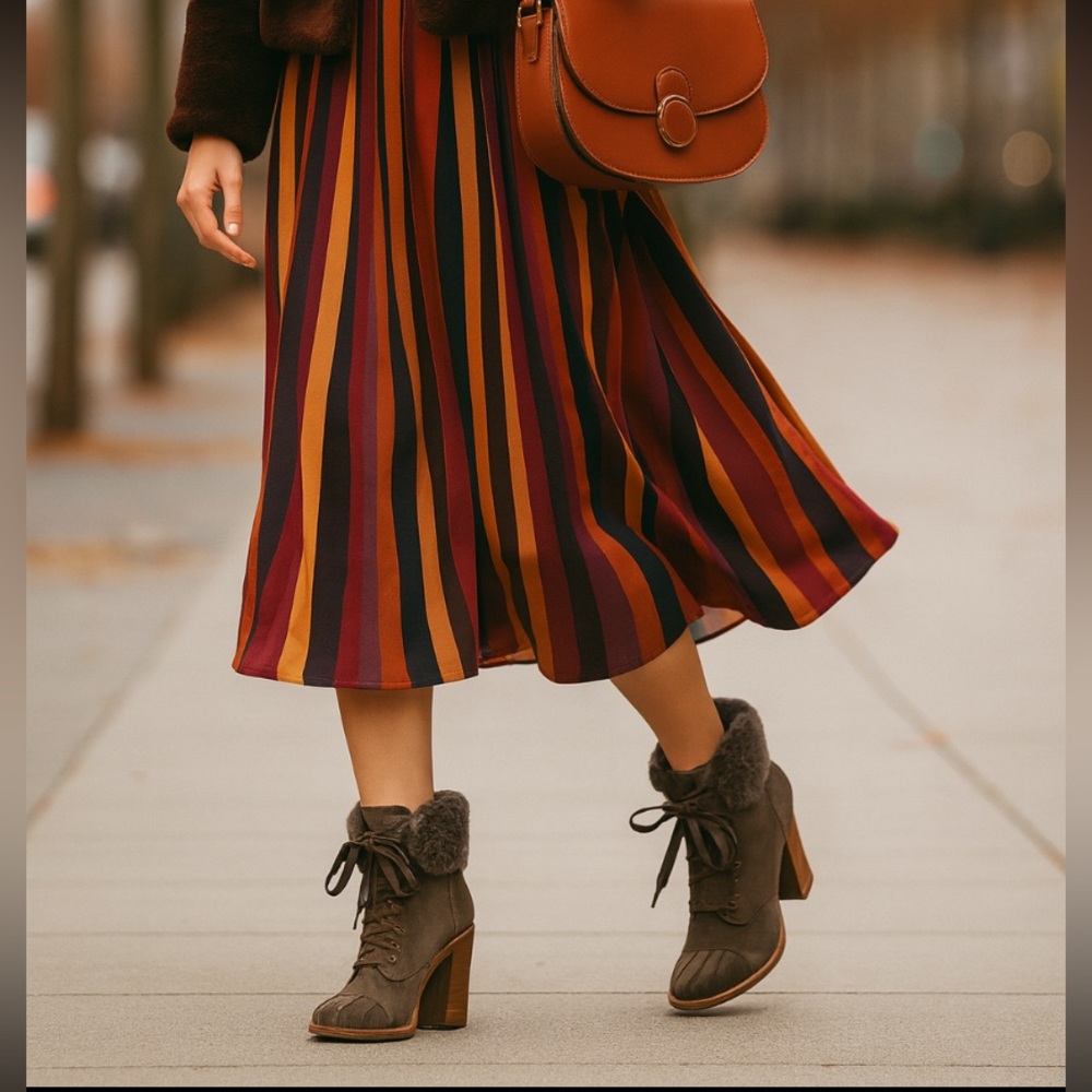- Ugg leather brown/taupe lace-up boots - leather lining - shearling